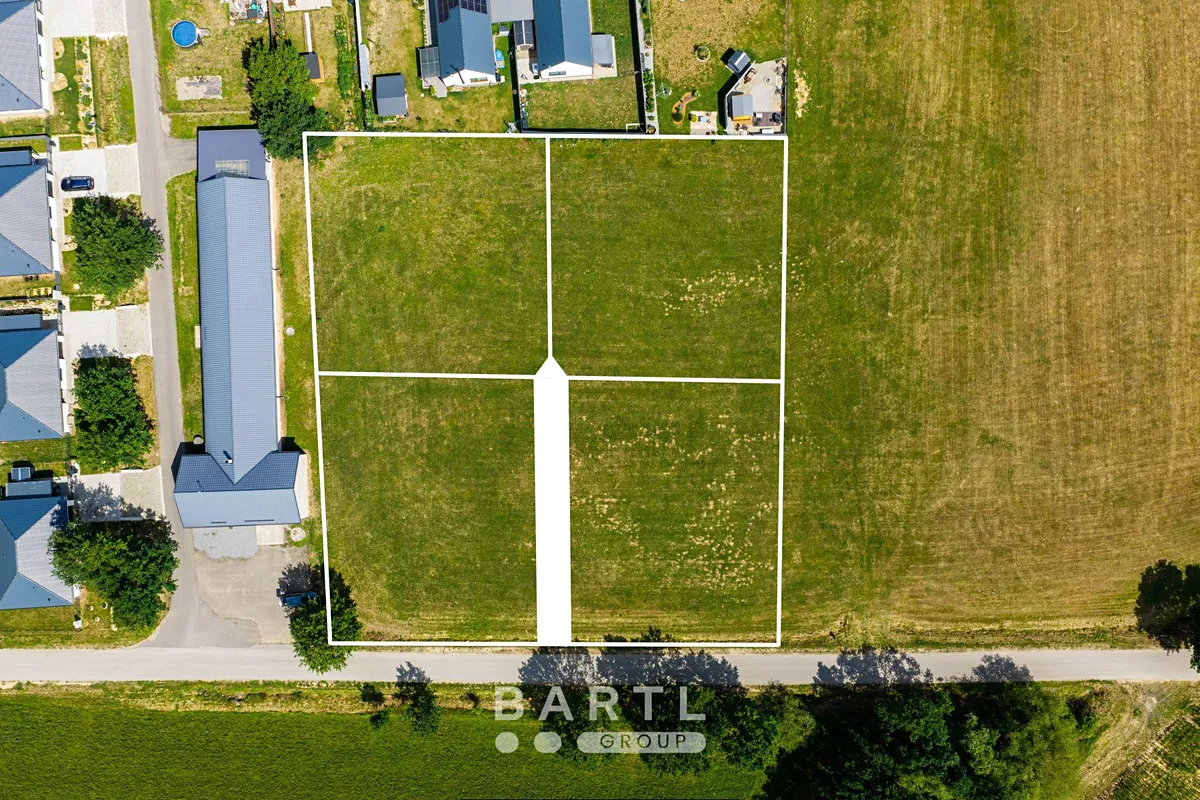 Prodej stavebního pozemku 1070 m²